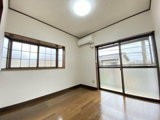 所沢市大字久米のアパートの居間・リビング