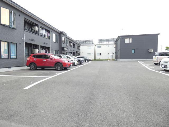TOWN AK04の駐車場