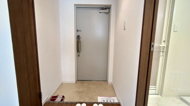 オトジローネⅡの玄関