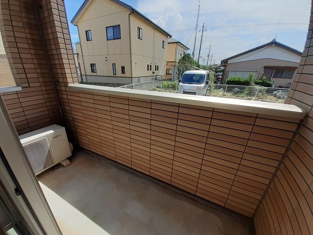 ペンサミエント　Ｂのバルコニー|暖かな日差しのふりそそぐバルコニー