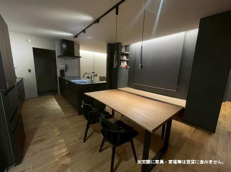 横根町石丸戸建の居間・リビング|おしゃれな居間です