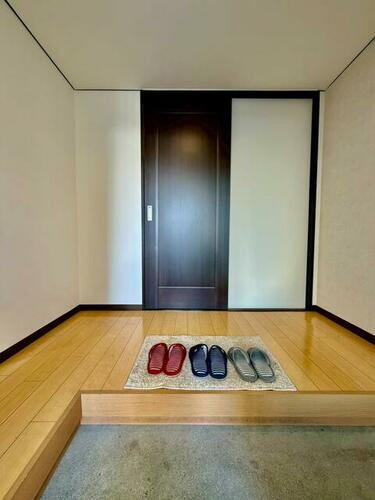 大久保町1丁目　中古一戸建ての玄関|■物件内覧・資金計画相談・住宅ローン相談、リフォーム相談、お問合せ受付中■
※当日・翌日のご内覧、ご相談はお電話でのお問合せがスムーズです！