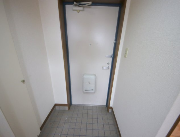 石丸ビルの玄関