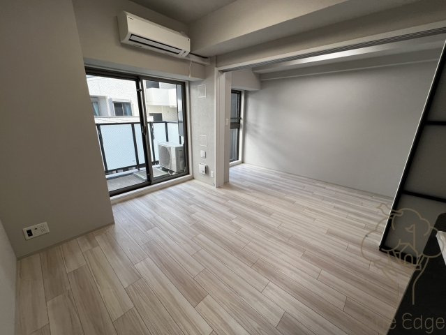 ソルテラスOSAKA塚本の居間・リビング