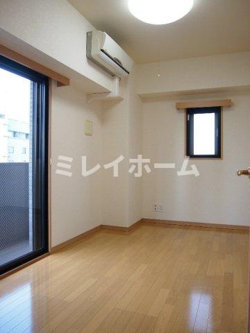 ルーブル西五反田弐番館の居間・リビング