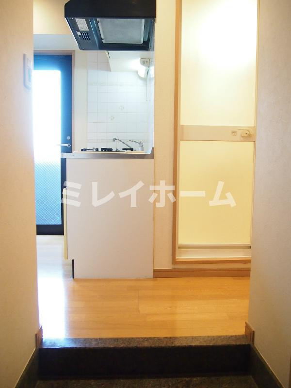 ルーブル西五反田弐番館の玄関