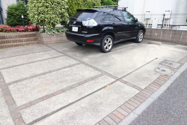 サンハイムBの駐車場