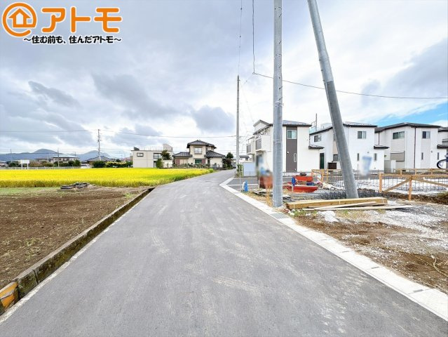 【前面道路含む現地写真】 | 三島市中第3　新築一戸建て　2号棟