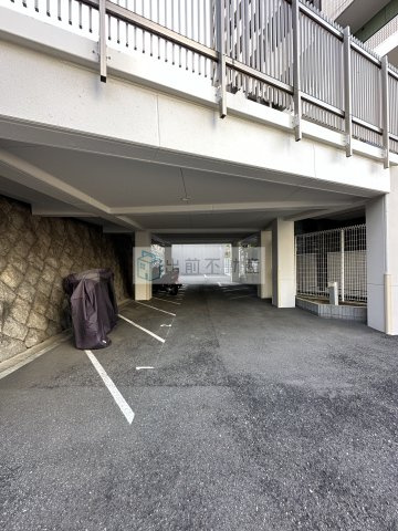 BPRレジデンス西早稲田の駐車場