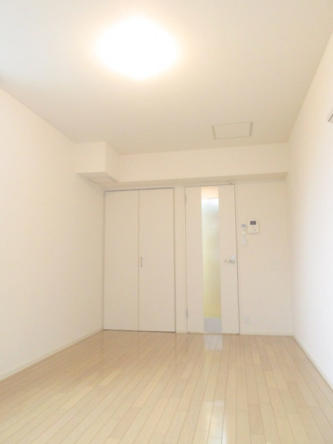 プライムメゾン日暮里の居間・リビング|キレイなお部屋です
