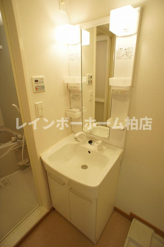 特典：仲介手数料が50％OFFです‼の洗面所|スペースが確保できる洗面所です