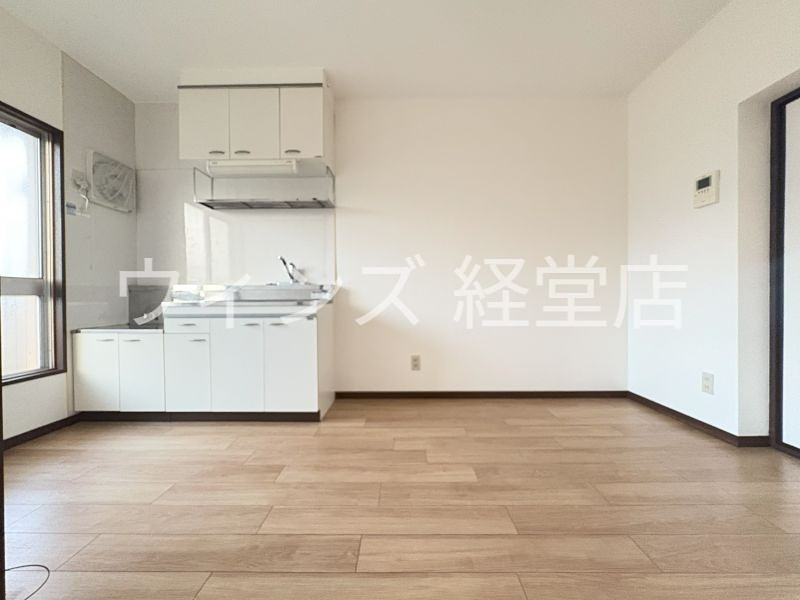 狛江市猪方１丁目の賃貸マンションの居間・リビング