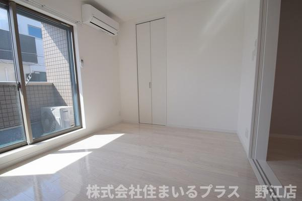 セレニティ今福南の洋室