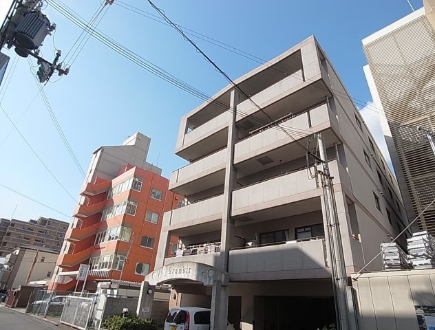 グランディール湊川の外観|ペット可能、エレベーター付きマンション
