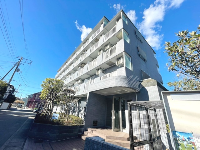 鎌倉市小袋谷１丁目の賃貸マンションの外観