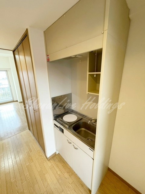 鎌倉市小袋谷１丁目の賃貸マンションのキッチン