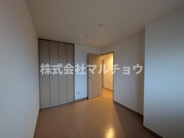サンセットの洋室|落ち着いた色調の洋室です
