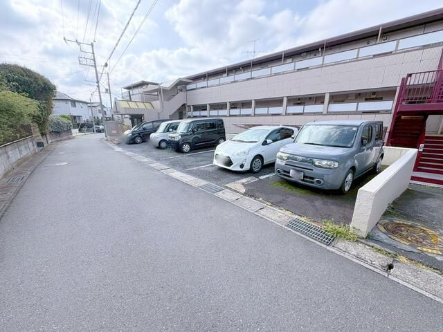 ＳＵＮＨＩＬＬＳ　Ⅰの駐車場