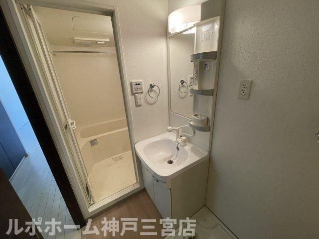 エスライズ新神戸の洗面所