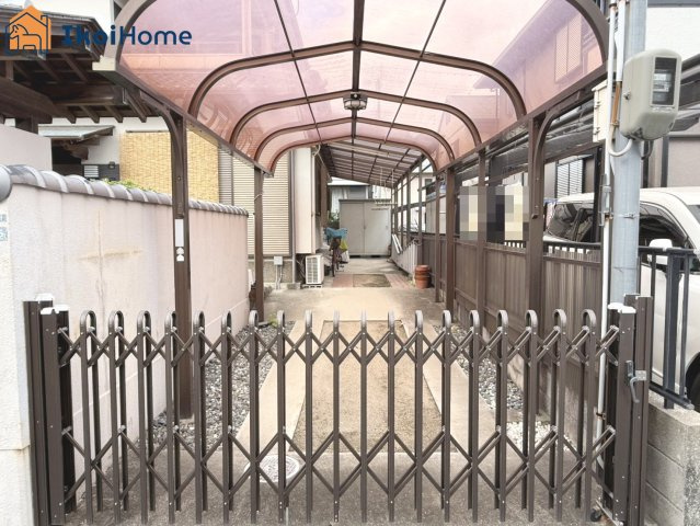 神戸市西区宮下2丁目　中古戸建の駐車場|●年中無休：当日予約可●お車計4台程駐車いただけます。※車種による