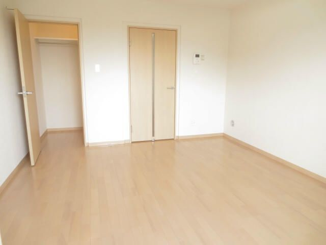 八王子市子安町３丁目の賃貸マンションの居間・リビング