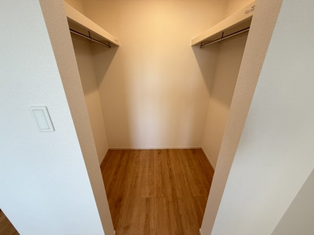 宜野湾市上原1丁目（全4棟）の収納|D号棟　洋室7帖＋WIC付き♪