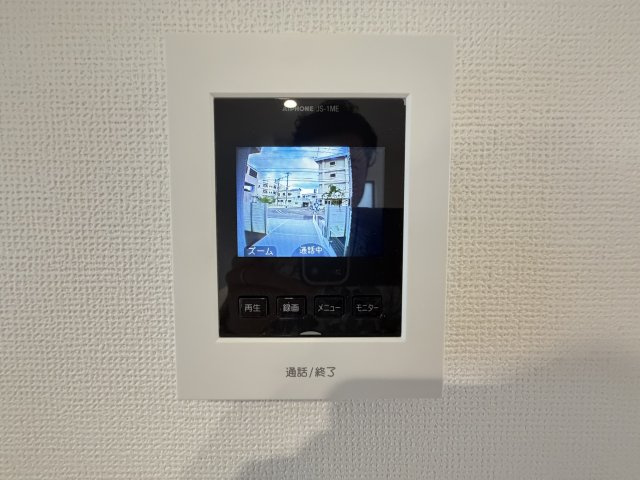 宜野湾市上原1丁目（全4棟）のセキュリティ|D号棟　TVモニター付きインターフォン♪