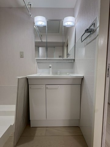 多摩市馬引沢２丁目の賃貸マンションの洗面所|別部屋参考