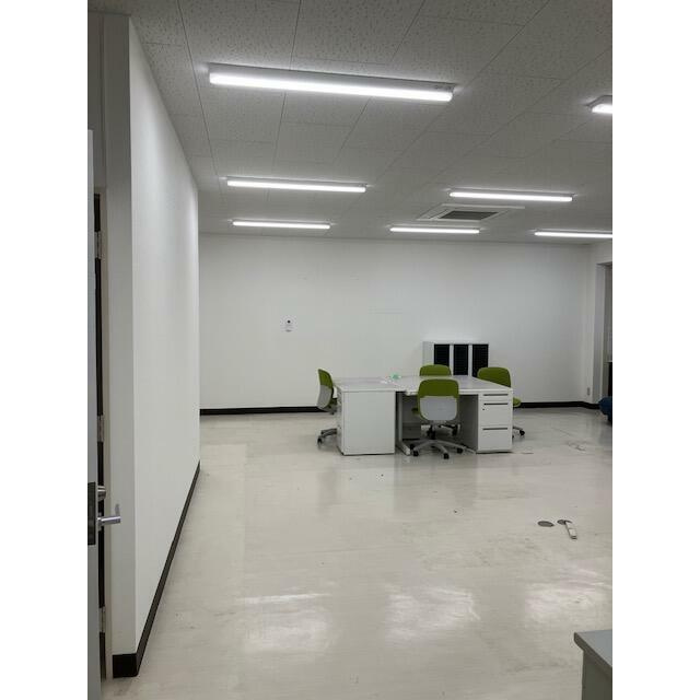 京口駅前ビルの内装
