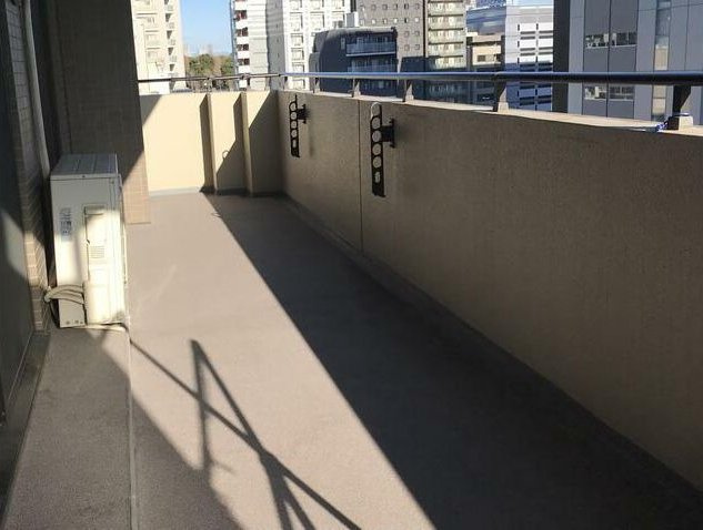 コスモ上野ロイヤルフォルムのバルコニー
