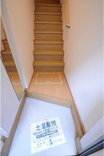 フローラ亀戸の玄関