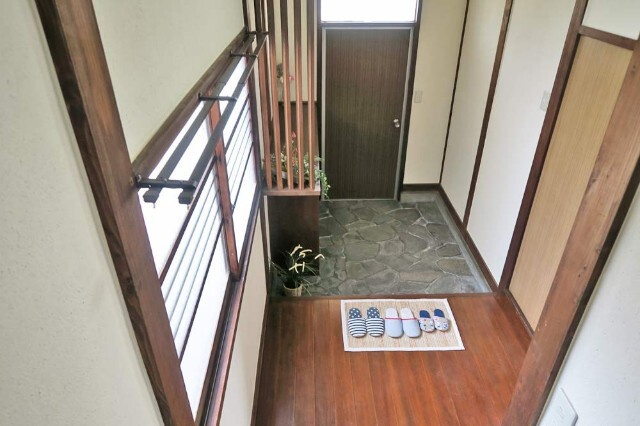 生駒郡平群町西宮１丁目の一戸建ての玄関
