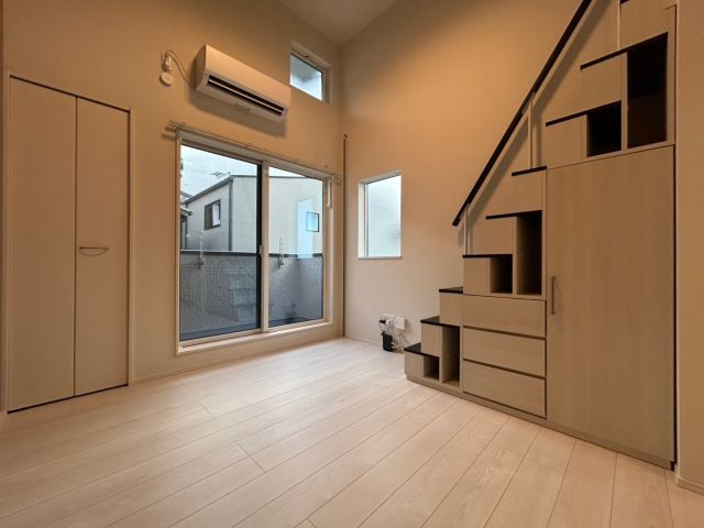 福岡市城南区西片江２丁目のアパートの居間・リビング