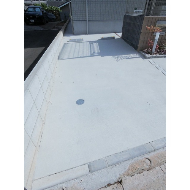 福岡市東区和白丘４丁目のアパートの駐車場