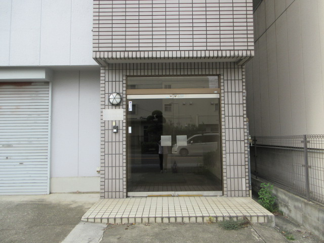 東大阪市若江本町４丁目の倉庫