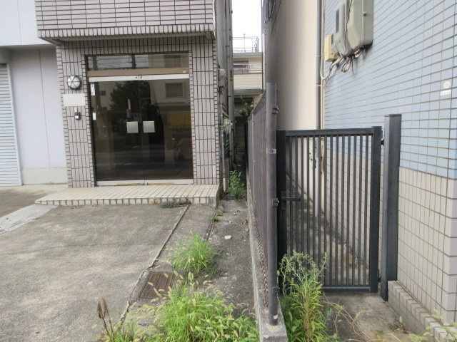 東大阪市若江本町４丁目の倉庫