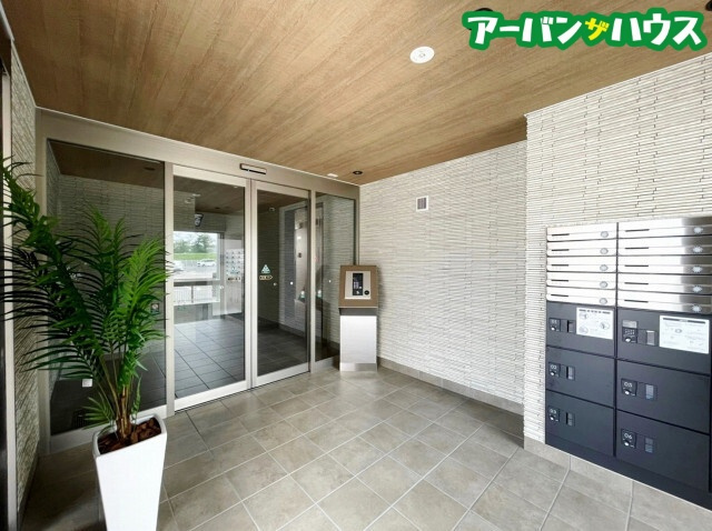 N・O桜と道のエントランス