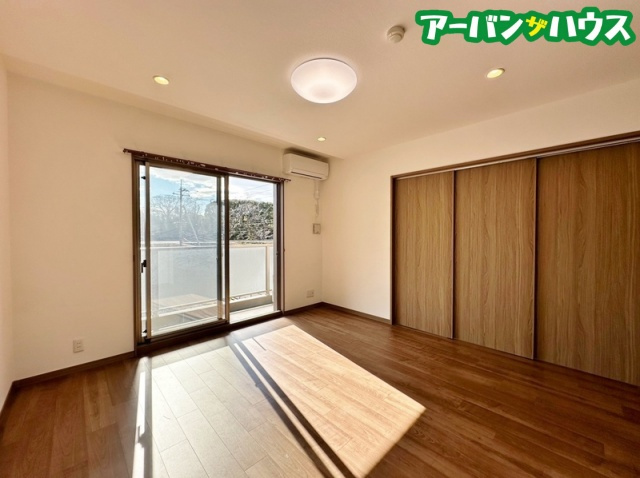N・O桜と道の内装