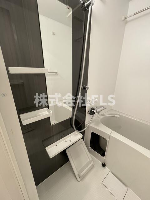 新宿区西落合２丁目の賃貸マンションの浴室