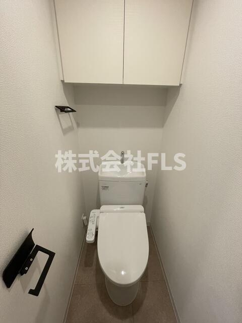 新宿区西落合２丁目の賃貸マンションのトイレ