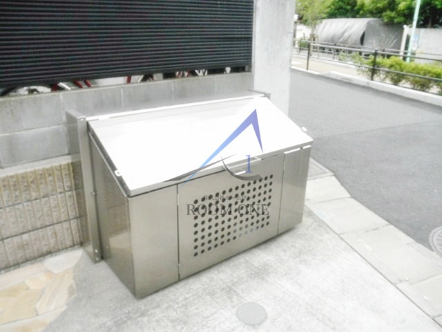 ローレンス奥沢のその他共用部分|敷地内ごみ置き場です。
