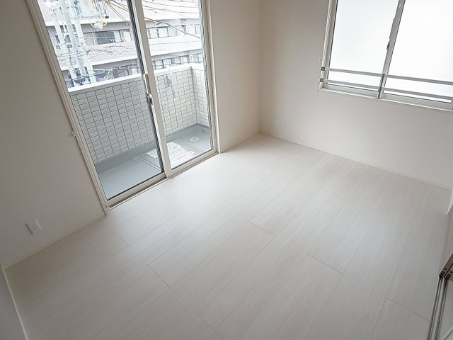 グランクレール兵庫町の内装|洋室は2面採光で明るく、風通しも良好
