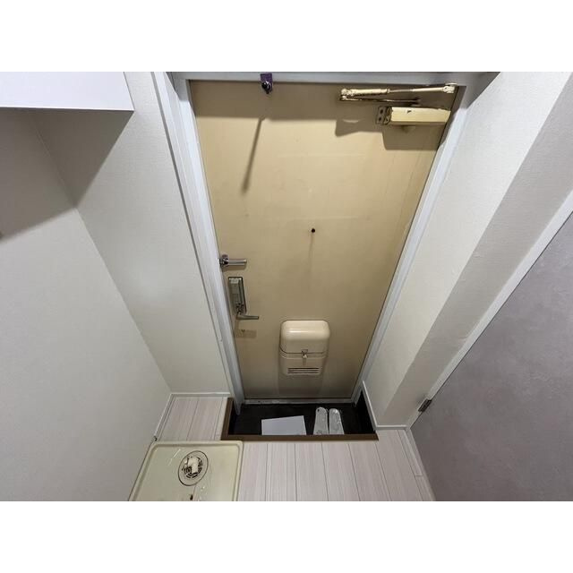 パンシオン南林間Ａ棟の玄関