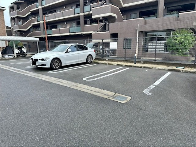 ブリーゼの駐車場|駐車場に車を止められます