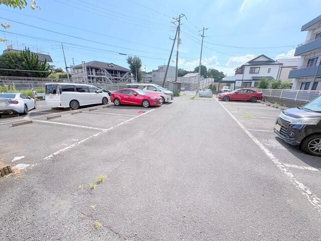 グリーンビル東中山第一の駐車場