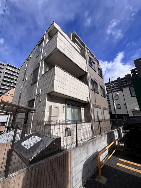 ファミール仲町の外観