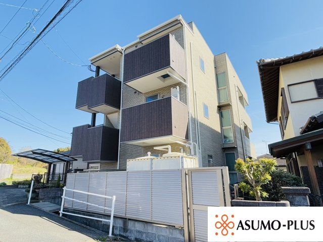 ビバリーヒルズ二日市北のロビー|別号室タイプ