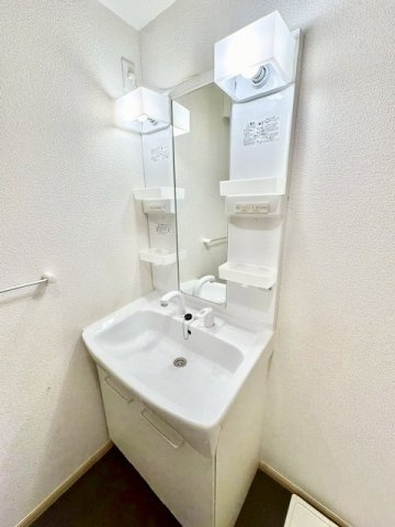 エレガンシア・ユキの洗面所|忙しい朝には欠かせない洗面所です