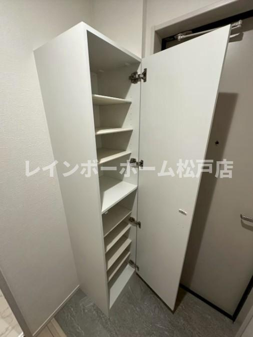 松戸駅徒歩10分！WIC＆ネット無料の充実1LDK♪の玄関|同施工。参考写真。