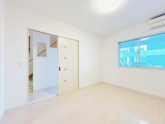 富士市中丸の中古一戸建|【１階洋室】